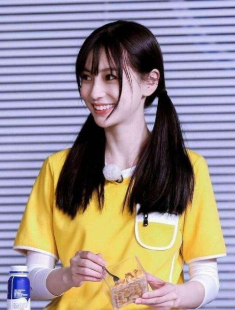  「哪吒头」发型师透露：女生常留“这4种”发型，发际线容易后移，赶紧换吧