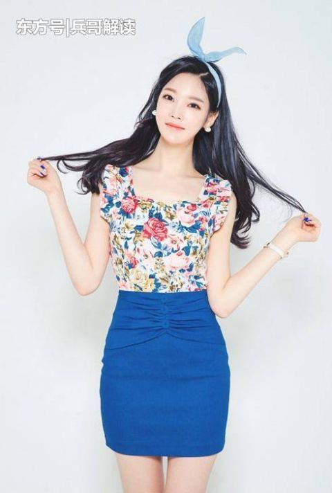  美女：花色明艳动人包臀裙, 做最靓丽的美女, 感觉如沐春风