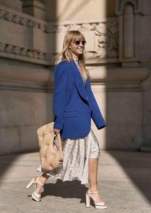  【精致】半身裙眼花缭乱？缎面裙高光泽质感引领时尚，穿出精致高贵美