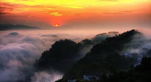 建在悬崖上的神秘古村，就在安徽黄山，有千年历史却少有人知