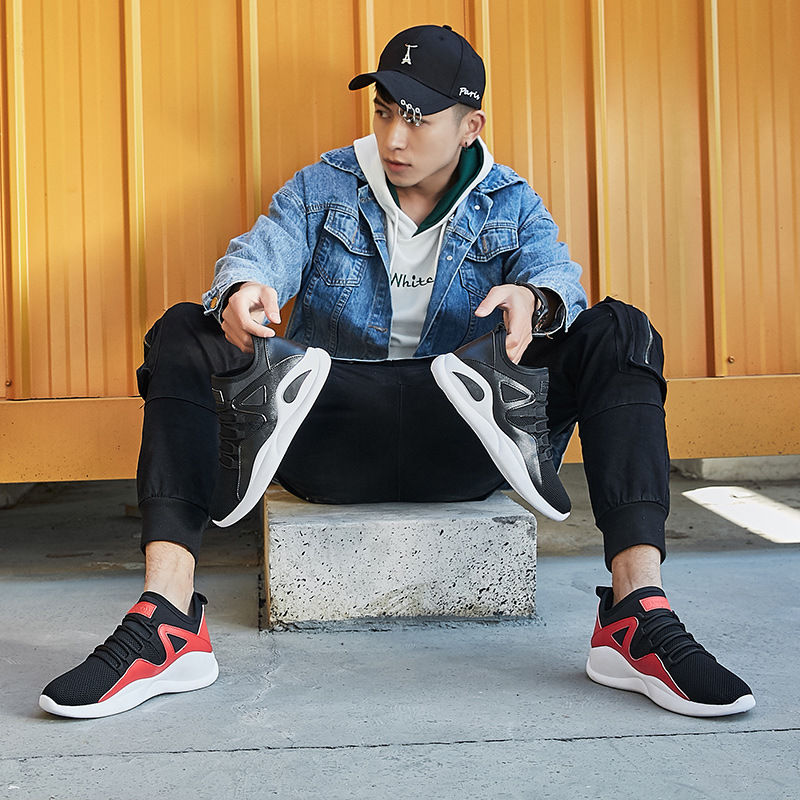 老公买了这双运动鞋，鞋柜里面的鞋都不穿了，只要穿上它便知道~