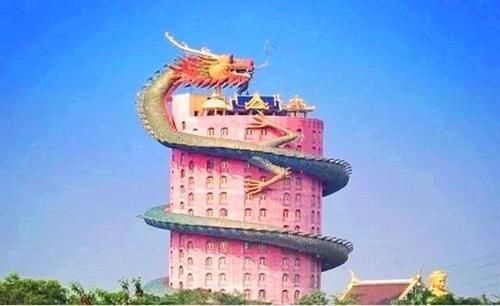 最霸气的寺庙,龙身盘旋在建筑上当楼梯,不愿成为旅游景区