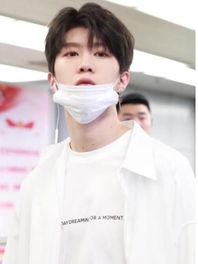 宋祖德喊话范丞丞滚出娱乐圈，称影视剧越来越差，好艺人接不到戏