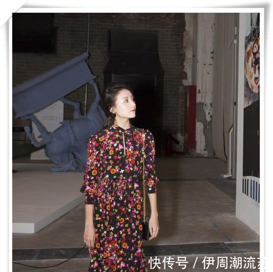 董洁这穿谁的衬衫80斤体重穿成了金刚芭比,网友丑出新高度!