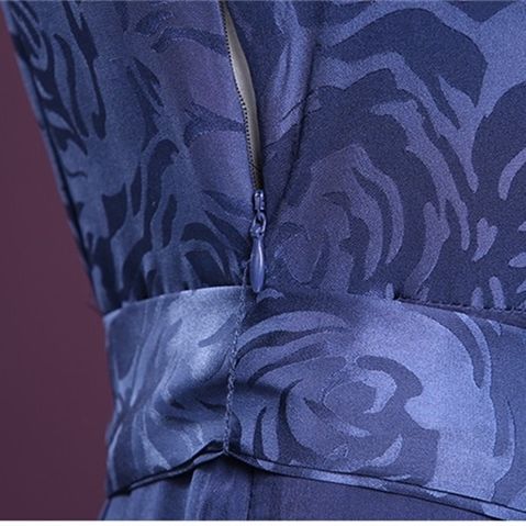 买对不买贵!七月46岁老婆穿时髦装，太美太迷人，穿出黄金比例