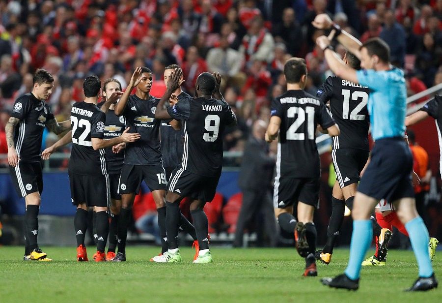 曼联客场1-0本菲卡小组赛3连胜,拉什福德诡异