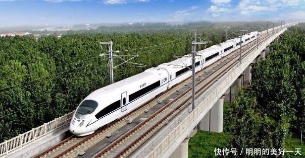 中国最令人难熬的动车:长达7小时没信号,乘客要么发呆要么睡觉