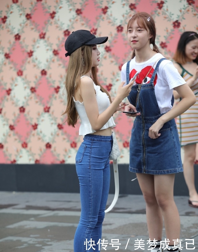 【轻松】不擅长穿搭没关系,选择牛仔裤让造型轻松时尚起来