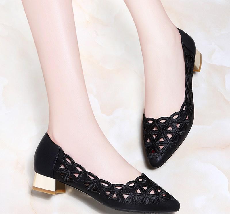 为什么女人一定要穿高跟鞋？现在巨潮流的“瓢鞋”，时尚养脚