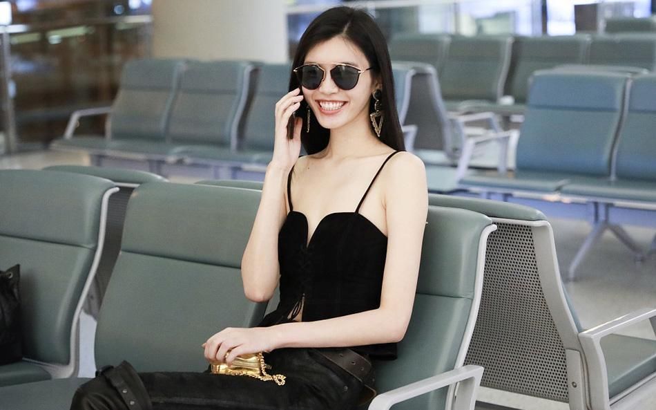 奚梦瑶图片 奚梦瑶机场性感吊带长腿图片