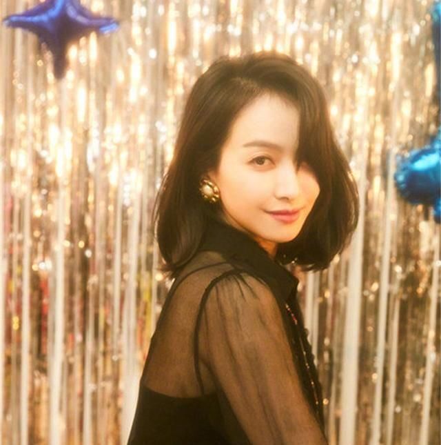 女人：上了年纪的女人,尽量这样弄发型,显年轻还拉高气质!