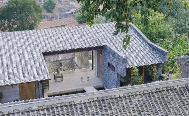  「租下」为养老，他租下20年破农房，院子400㎡，花3年打造出一