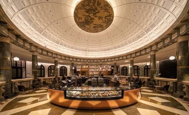 星巴克爆改百年老建筑，将闲置“废楼”改出王炸！网友：别卖咖啡