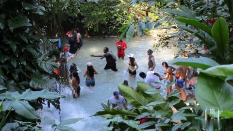 硬生生被成为黑人的北美国家:满街黑人行走,原住民曾是黄种人