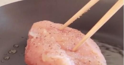  #热量#一道美味的减肥菜肴，藜麦鸡肉沙拉的正确做法