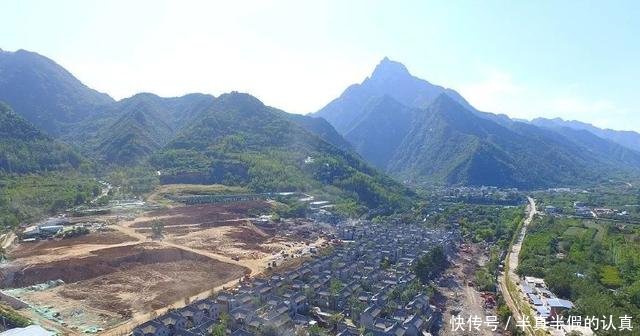 解密“秦岭超大违建别墅”业主拿50年茅台当水喝