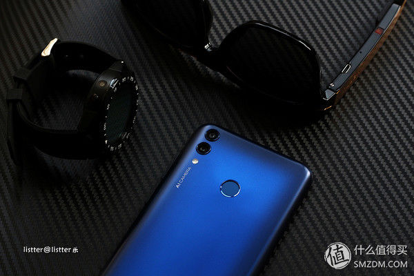 数码测评 篇二:1099元的手机，一篇原创的荣耀畅玩8C蓝色版图赏，好不好看?