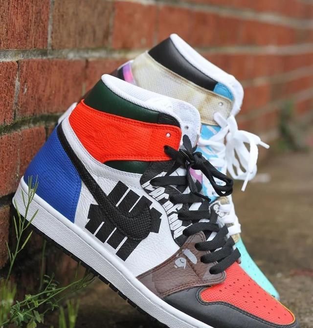  设计■Sacai x AJ1、鸳鸯AJ4、紫龙虾Dunk:优秀客制鞋款盘点