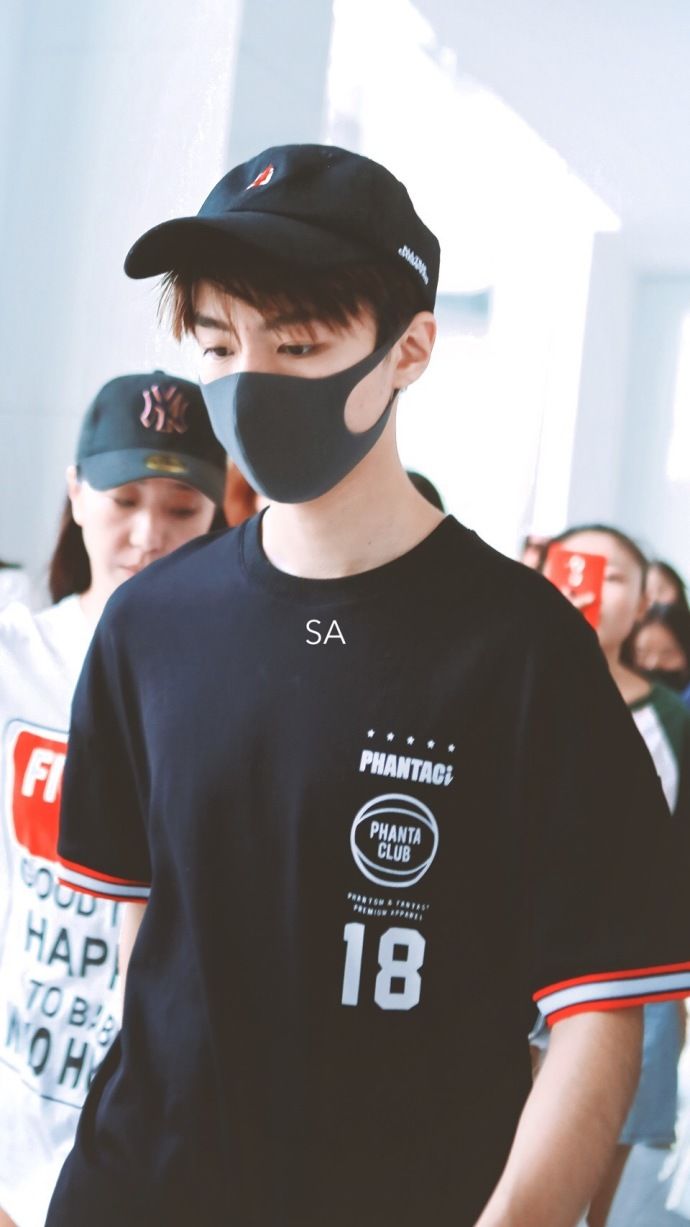 王俊凯常上身的T恤TPHANTACI，原来是《好声音》导师周杰伦创立的