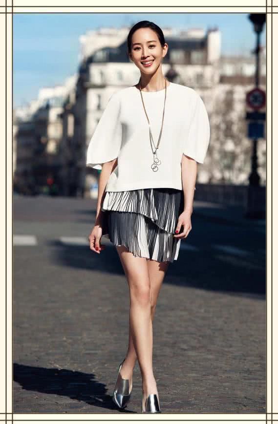 张钧甯真敢穿！胸前只用一条布遮住重点，网友：我还以为是马赛克