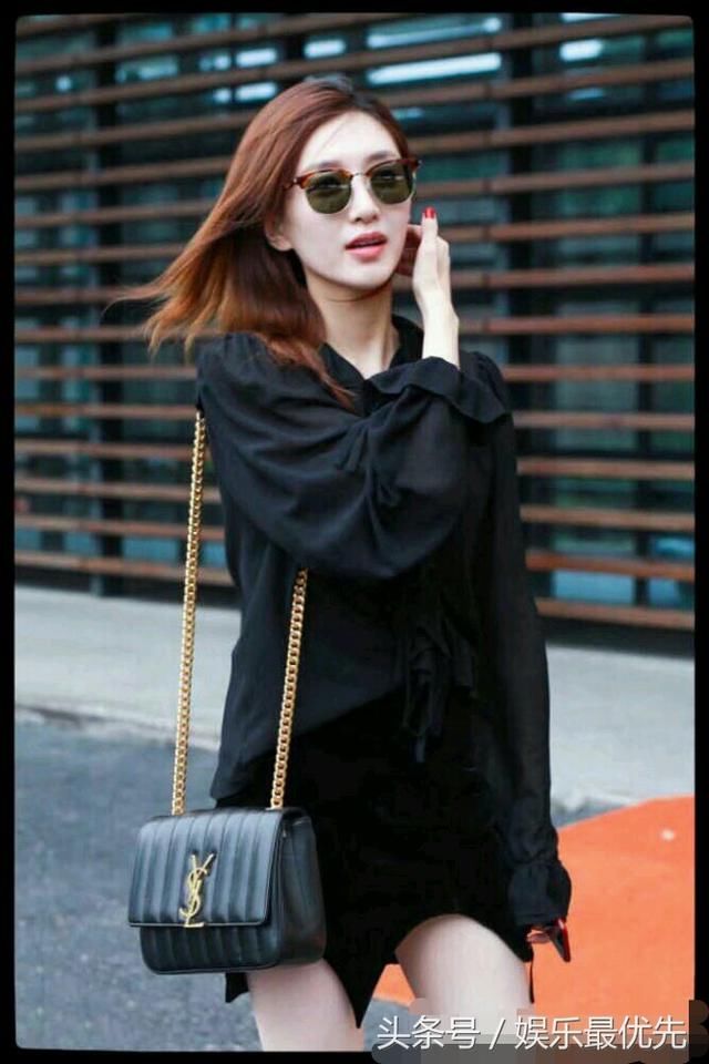 江疏影穿时尚超短裙，被网友误认为“生理裤”