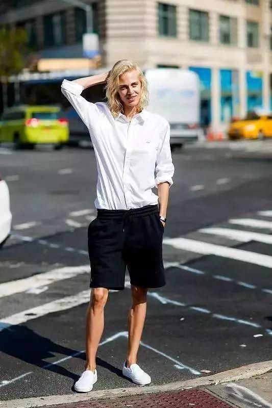 除了牛仔短裤，这个夏天还有很多其他时髦选择!