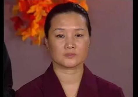 果然现在的化妆技巧都是大师玩剩下的，给这20年前的化妆术跪了