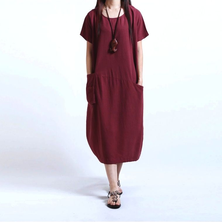 奔五的女人真会穿连衣裙搭高跟鞋，洋气又女人味十足