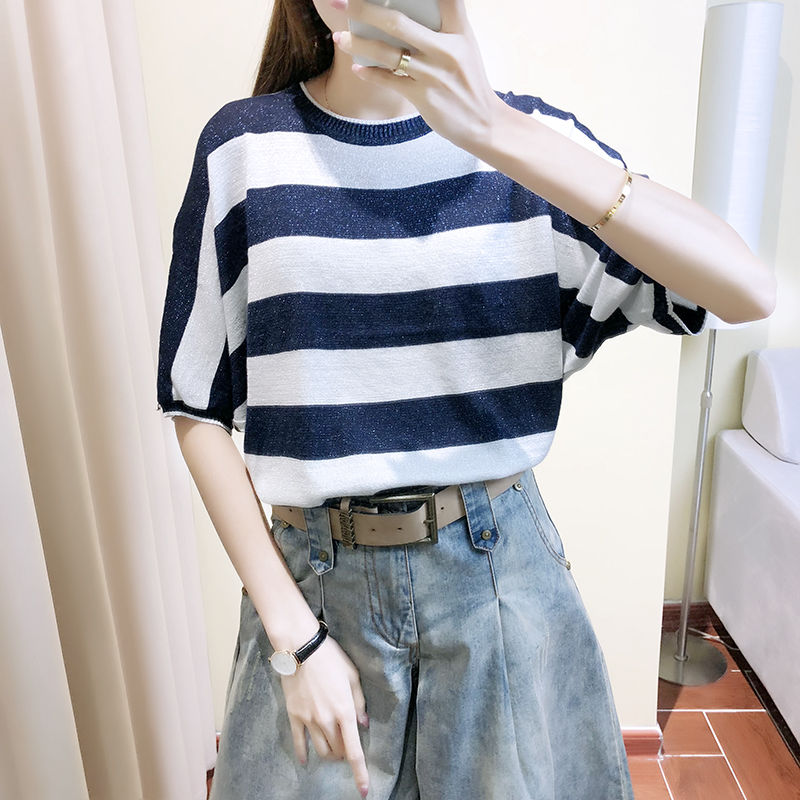 出门旅游穿裙装太麻烦!今年巨流行的气质套装，上身遮肉又洋气