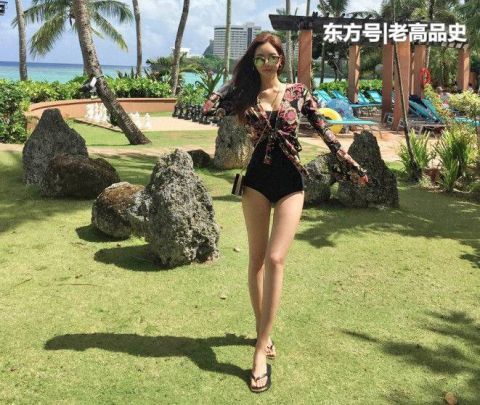  美女|精心搭配的泳衣美女，有着甜美的气息，优雅又迷人！