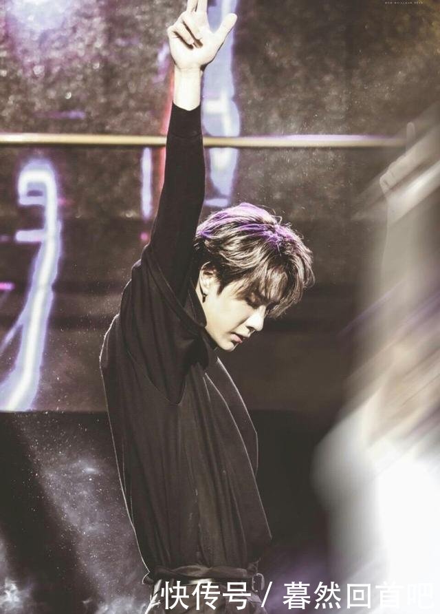 王一博带美合吃鸡截图曝光，两人疑似公开恋情，经纪人出面回应！