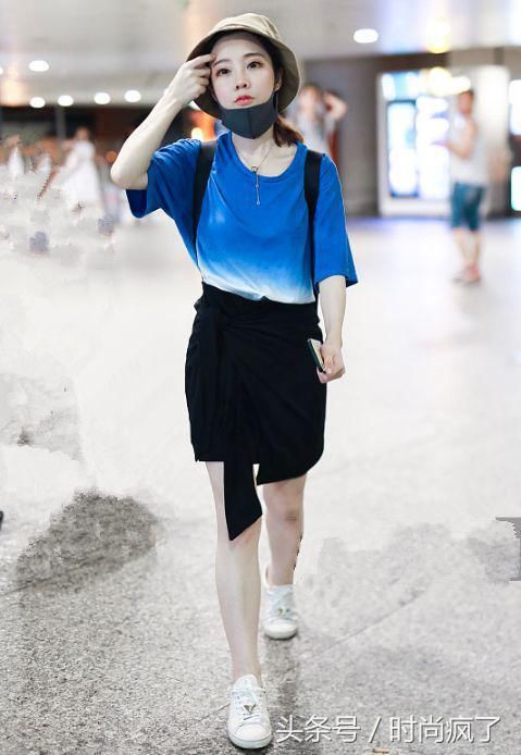 冯提莫终于开窍！裙子外系条外套就出来了，网友：谁还说她是1米5