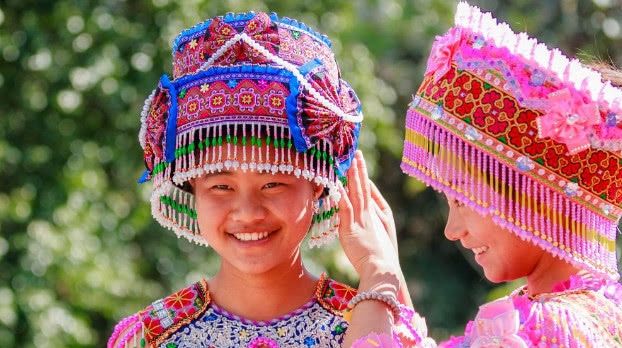 导游告诫：千万别喝苗族女孩的酒！游客非不听，只能自己承担后果