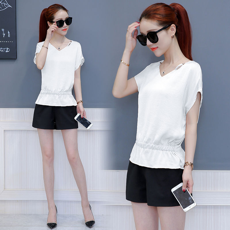 美女必备上衣,塑造纤细苗条身材,轻松捕获男人心