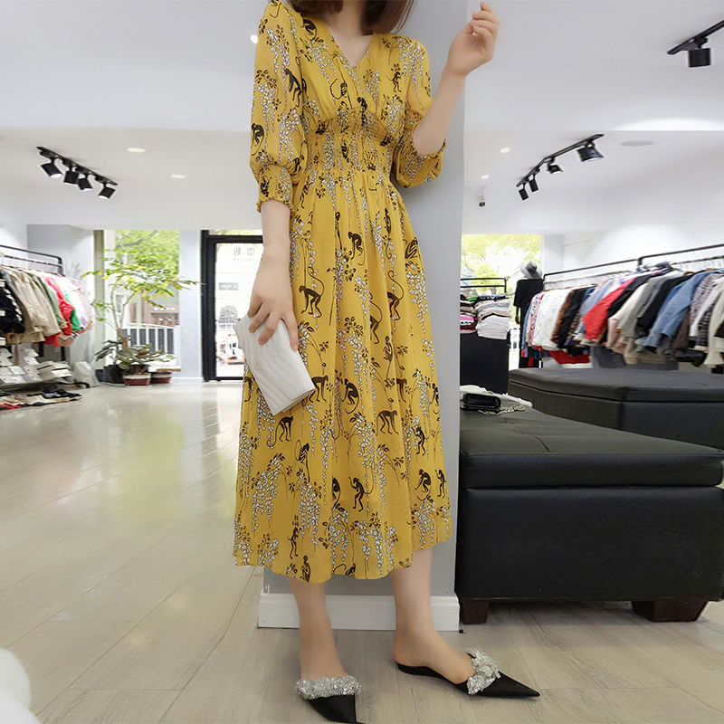 一个女人是不是真的美女，看她这个地方，一看一个准