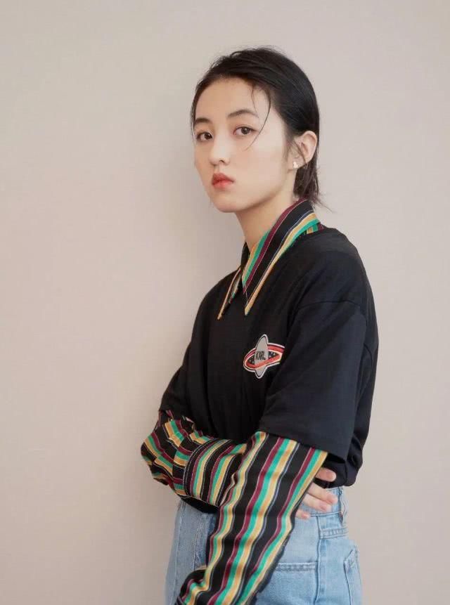 「西装外套」叠搭很遮肉，这点谁也别不信