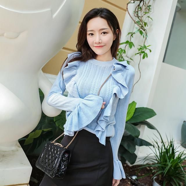 小姐姐：过时的毛衣快扔了吧！今秋流行的这几款，不薄不厚刚刚好