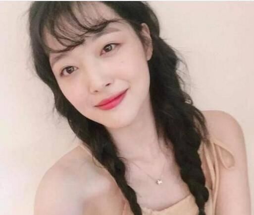  「爆棚」人气爆棚的女生天然羊角辫子发型扎发，这才是减龄之王