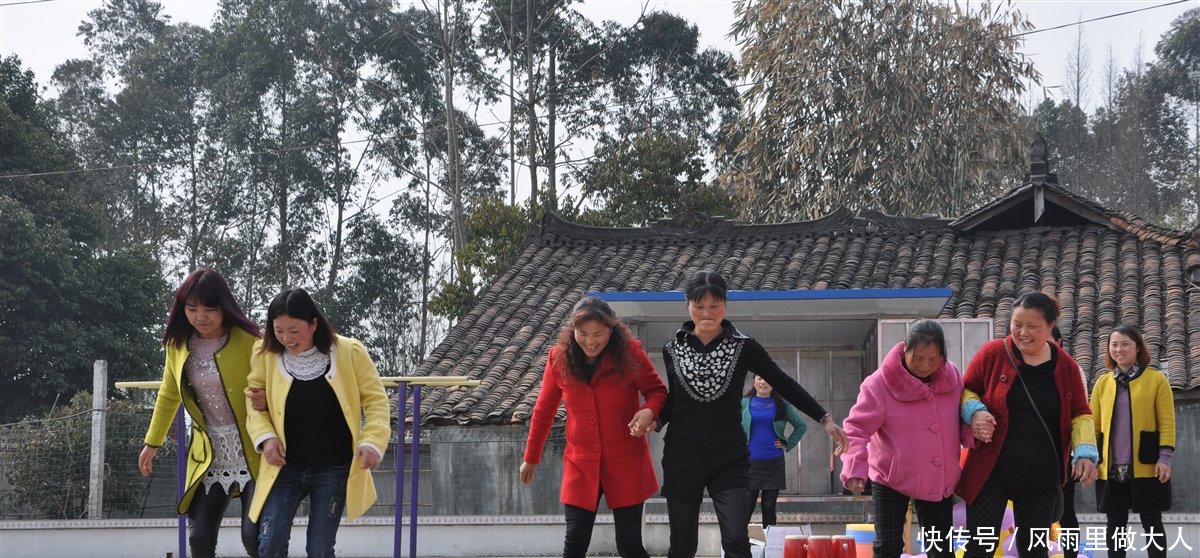 农村“假寡妇”与“留守男”越来越多，为啥他们不去打工