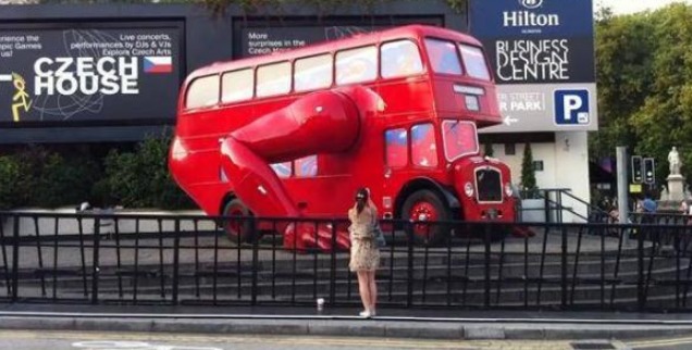 世界上最奇葩的公交车：可以做俯卧撑，全球仅此一辆！