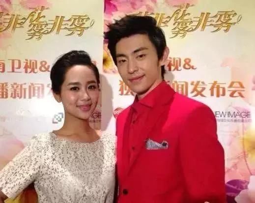 现在的邓伦斯文帅气，然而以前的他竟然是这种“非主流”形象？