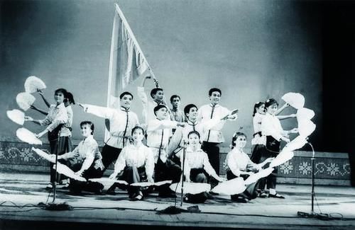  摄影师|50年，30余万张照片，这位广州摄影师用影像讲述社会发展