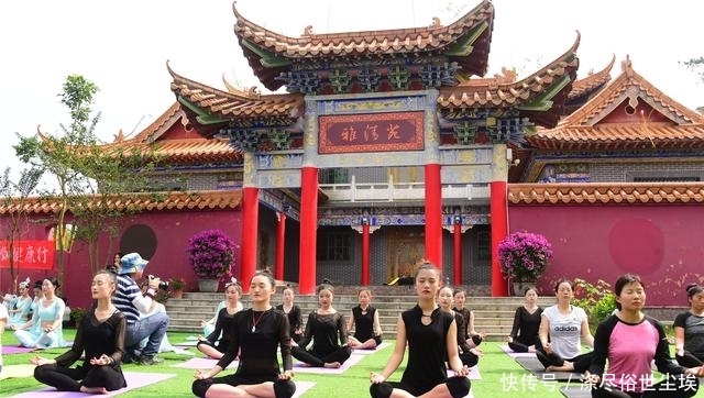 达人秀高难度瑜伽，成东莞观音山靓丽风景线