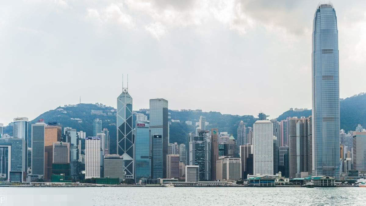  盖房：李嘉诚等人手里有农地近1亿方呎！有人建议：收回农地盖房