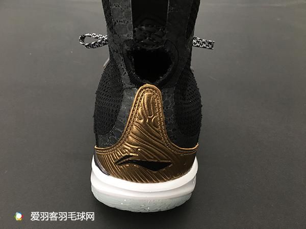 “潮”出天际！李宁Ranger“变色龙”2.0测评