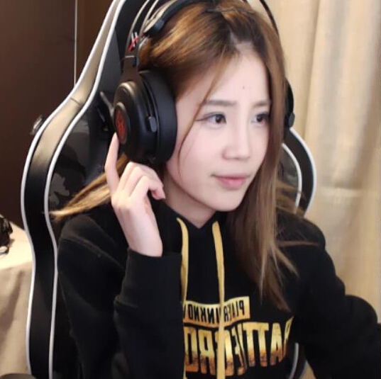 斗鱼吃鸡女主播雪MM学55开开挂就是为炒作