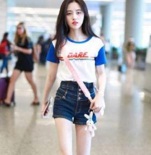 程潇不能缺刘海，孟美岐不能缺眼线，鞠婧祎就意外了，不能缺这个