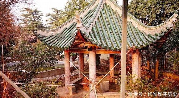 河南星光厂，制造炮弹引信，曾无比辉煌，男宿舍是当地最高建筑
