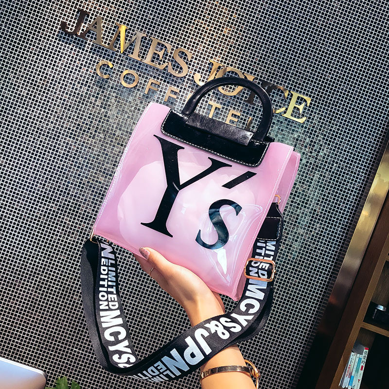 传统老气包包不要背了，秋季刚上新的女包，一年四季都能背