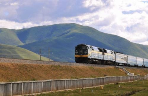  【火车头】为什么青藏铁路要用美国火车头呢？难道中国造不出来